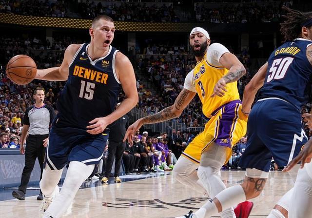  穆雷末节爆发掘金逆转湖人取得赛季第十场胜利  